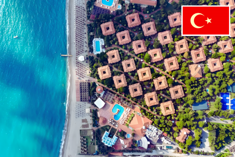 „Ali Bey Club & Park“ –  dizainerio kurti šimtų augalų sodai, 70 teniso ir padelio kortų, puikus Ultra maistas ir vandens pramogos ?? ?